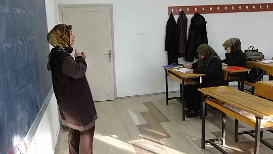 Elazığ'da 512 kursta 8 bin vatandaş eğitim alıyor