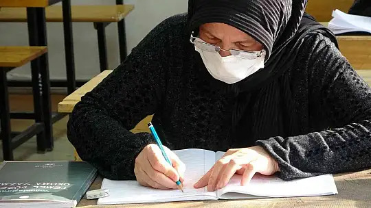 Elazığ'da 512 kursta 8 bin vatandaş eğitim alıyor