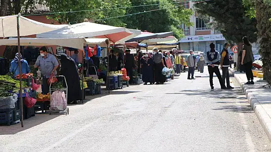 Elazığ'da 6 ayrı noktada pazar kuruldu, tedbirler alınarak açıldı