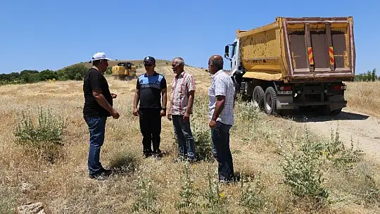600 dönüm Arpa eken Başkan, Hasada başladı!