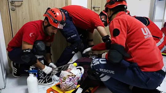 Elazığ'da 6.7'lik deprem tatbikatı