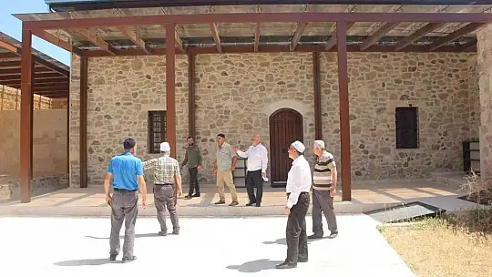Elazığ'da 800 yıllık camiye yoğun ilgi