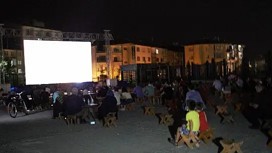 Elazığ'da açık hava sineması etkinliği