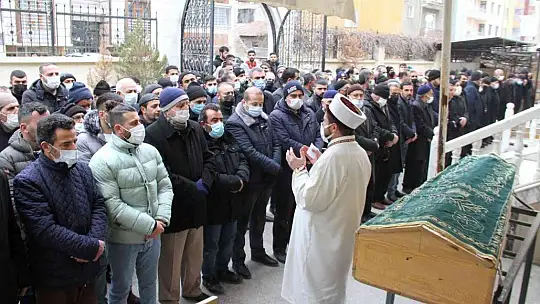 2 saat arayla hayatlarını kaybettiler