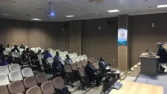 Elazığ'da aile hekimlerine yönelik hizmet içi eğitim programı sürüyor