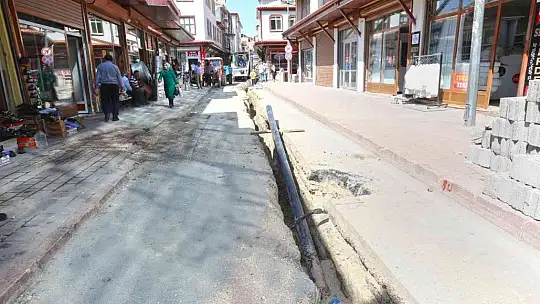 Elazığ'da altyapı yenileme çalışmaları tüm hızıyla sürüyor