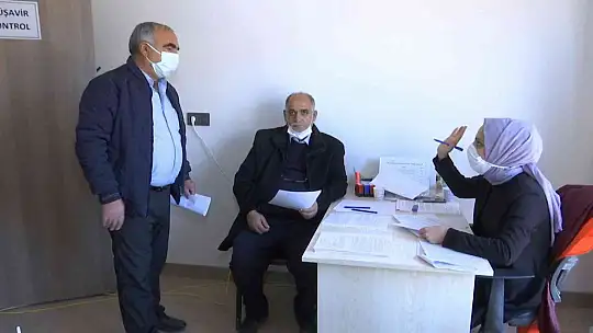 Depremzedeler konutlarına kavuşmanın mutluluğunu yaşıyor