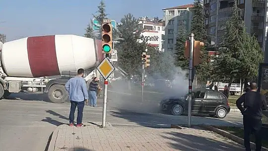 Elazığ'da araç yangını