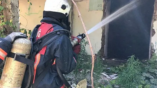 Elazığ'da ateşin kahramanı itfaiyeciler, haftada 160 yangına müdahale ediyor