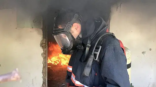 Elazığ'da ateşin kahramanı itfaiyeciler, haftada 160 yangına müdahale ediyor