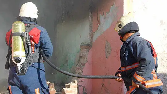 Elazığ'da ateşin kahramanları 8 ayda bin 119 yangına müdahale etti