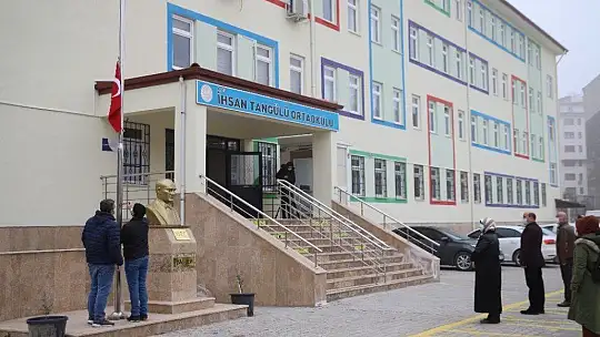 Elazığ'da İstiklal Marşı Okundu!