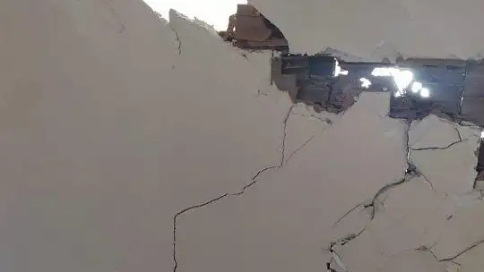 Elazığ'da bazı evler hasar gördü, sokağa çıkma kısıtlamasına esneklik sağlandı