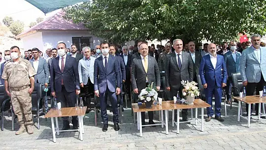 Elazığ'da belde belediyesi vatandaşlar için Millet Bahçesi yaptı, iki vali açılışa katıldı