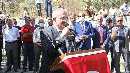 Elazığ'da belde belediyesi vatandaşlar için Millet Bahçesi yaptı, iki vali açılışa katıldı