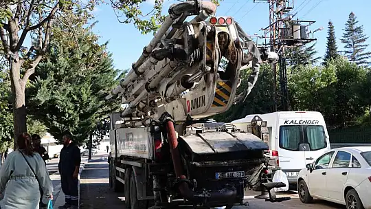 Elazığ'da beton pompa aracının çarptığı yaşlı adam hayatını kaybetti