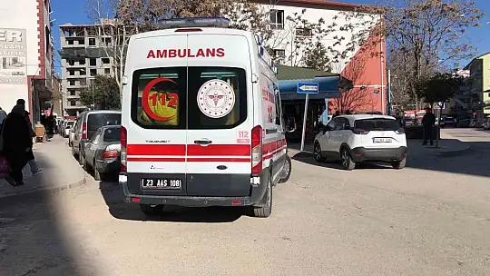 Elazığ'da bıçaklı kavga: 1 yaralı