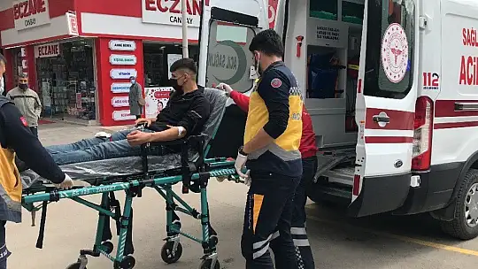 Elazığ'da bıçaklı kavga, 2 yaralıya ilk müdahale aşı çadırında yapıldı