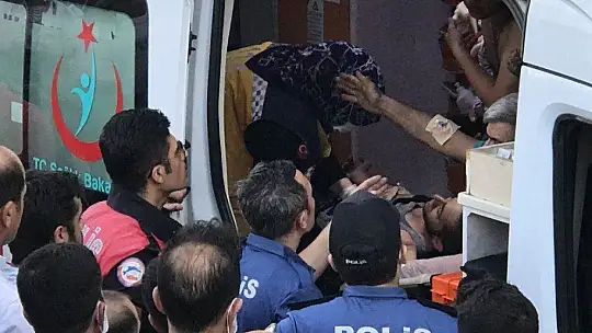 Elazığ'da bıçaklı kavga: 3 yaralı