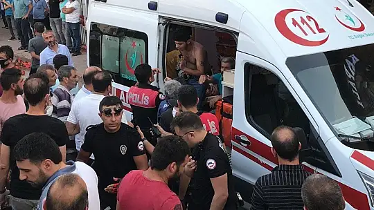 Elazığ'da bıçaklı kavga: 3 yaralı