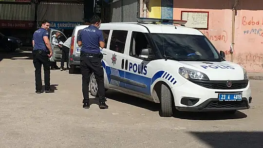 Elazığ'da Bıçaklı Kavga!