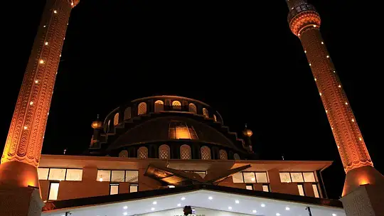 Elazığ'da bin 11 camide eş zamanlı sela