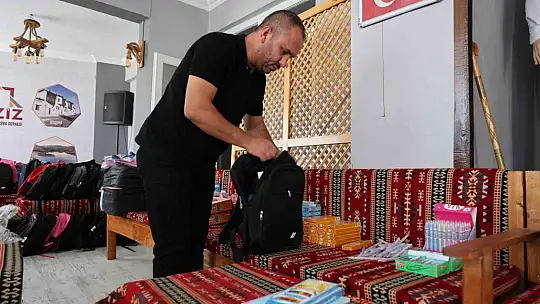 Elazığ'da bin öğrenciye kırtasiye yardımı yapıldı