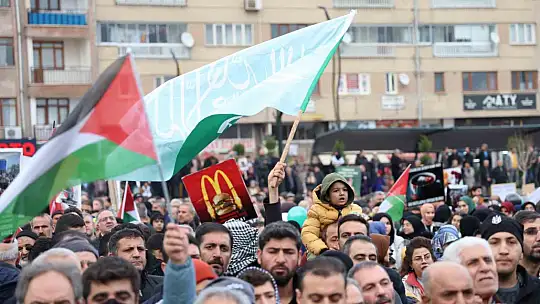 Elazığ'da binlerce kişi Filistin için yürüdü