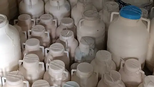 Elazığ'da bir buçuk ton küflenmiş ve tarihi geçmiş gıdaya el konuldu