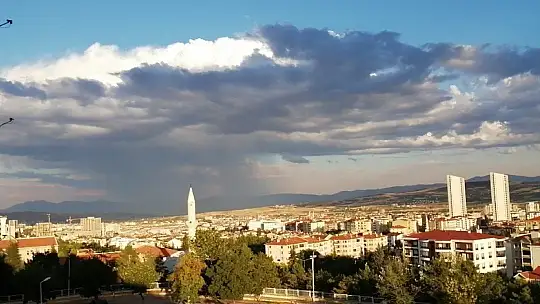 Elazığ'da bulutların muhteşem görsel şöleni