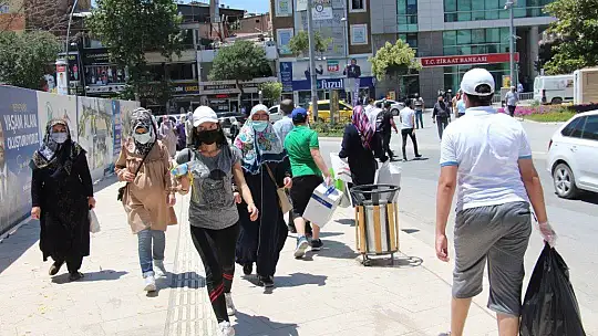 Elazığ'da bunaltıcı sıcaklık, termometreler 39'u gösterdi
