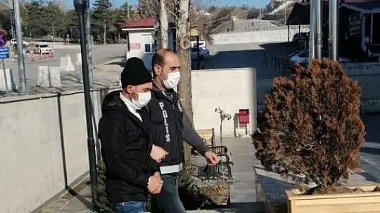 Çalınan otomobil, polis ekiplerince sahibine teslim edildi