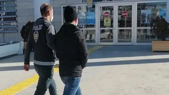 Çalınan otomobil, polis ekiplerince sahibine teslim edildi