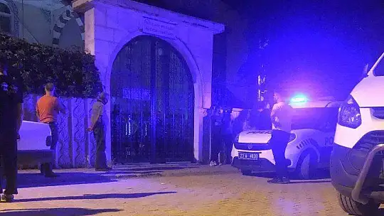 Elazığ'da cami avlusunda erkek cesedi bulundu