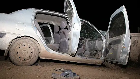 Elazığ'da çarpışan araçlar şarampole yuvarlandı: 2'si ağır 5 yaralı