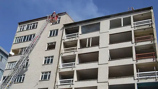 Elazığ'da çatı yangını