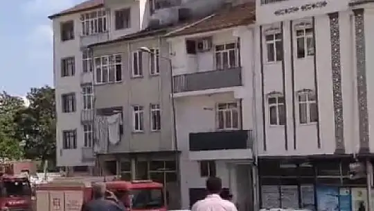 Elazığ'da çatı yangını