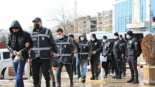 Elazığ'da Çeşitli Suçlardan Aranan 7 Şüpheli Yakalanıp Tutuklandı