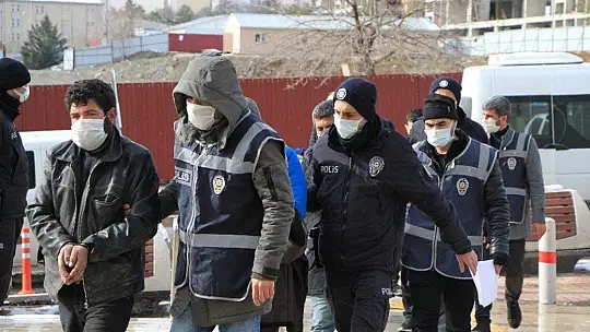 Elazığ'da Çeşitli Suçlardan Aranan 7 Şüpheli Yakalanıp Tutuklandı