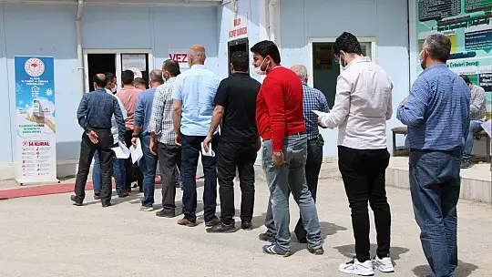 Elazığ'da çiftçilerin ÇKS kuyruğu