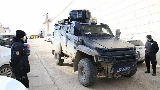 Elazığ'da cinayet zanlısı adliyeye sevk edildi