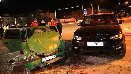 Elazığ'da cip ile otomobil çarpıştı: 2 ağır yaralı