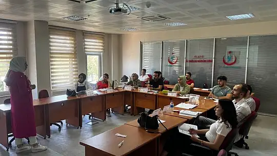 Elazığ'da çocuk ileri yaşam desteği eğitimi düzenlendi