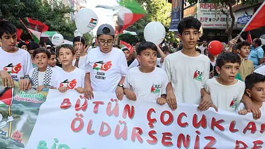 Elazığ'da çocuklar Gazze için yürüdü