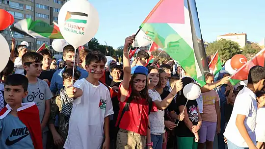 Elazığ'da çocuklar Gazze için yürüdü