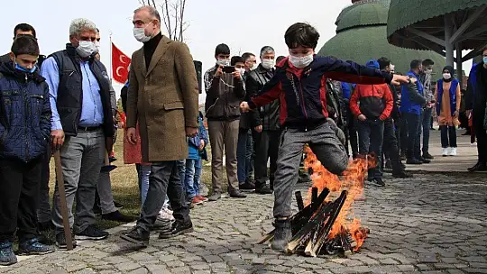 Elazığ'da coşkulu Nevruz kutlaması
