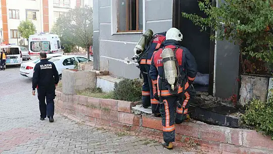 Elazığ'da depoda çıkan yangında 1 kişi dumandan etkilendi