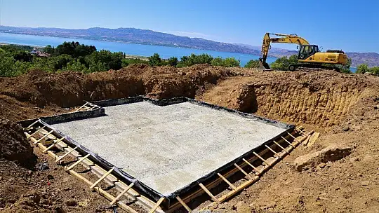 Elazığ'da deprem nedeniyle 18 köyde konut yapımına başlandı