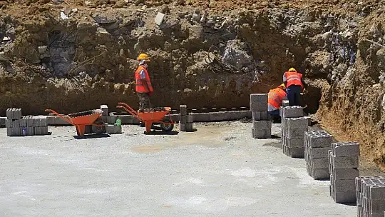 Elazığ'da deprem sonrası yıkılan okulların yerine 500 derslik