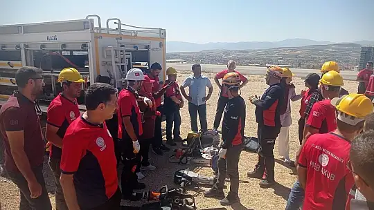 Elazığ'da depremde arama kurtarma eğitimi